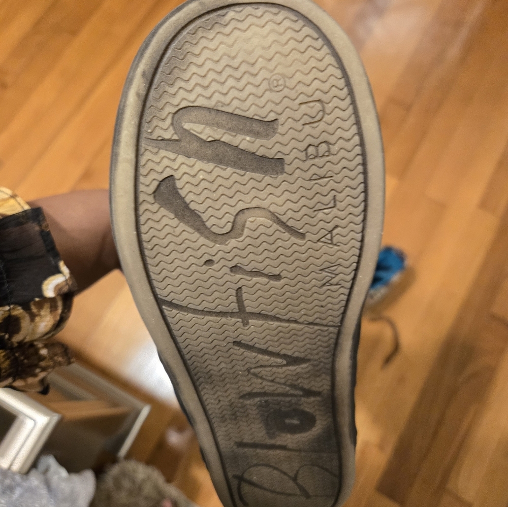 Tan Women's Combat Boots with Patterned Interior - Picture 4 of 5